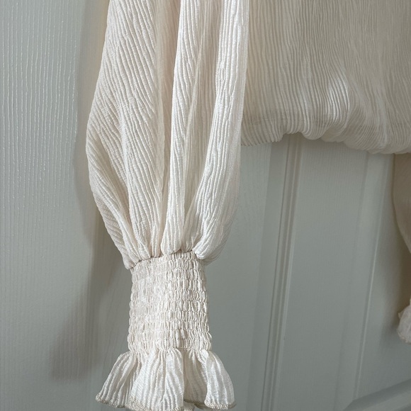 New -  RUFFLED BLOUSE from Nordstrom - Picture 4 of 6